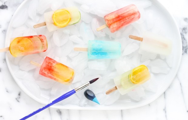 colorful-lemonade-popsicles-recipe-painted-with-food-coloring-3